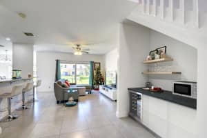 904  Talia Circle, Palm Springs, FL 33461 Sold 01/20/23