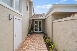 127 Sandpiper Cir, Jupiter, FL 33477, Sold 02/06/23