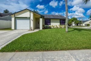100  Briarwood Court, Jupiter, FL 33458 Sold 02/07/23