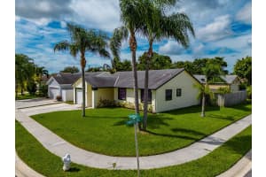 100  Briarwood Court, Jupiter, FL 33458 Sold 02/07/23