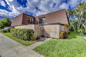 1216  12th Lane, Palm Beach Gardens, FL 33418 Sold 01/23/23