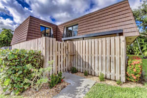 1216  12th Lane, Palm Beach Gardens, FL 33418 Sold 01/23/23