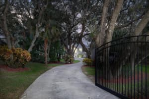 110 N Sewalls Point Road, Sewalls Point, FL 34996 Sold 05/02/23