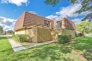 1815  18th Lane, Palm Beach Gardens, FL 33418 Sold 01/12/23
