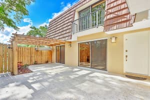 1815  18th Lane, Palm Beach Gardens, FL 33418 Sold 01/12/23