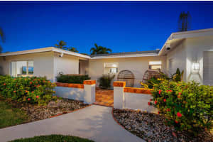 335  Country Club Drive, Tequesta, FL 33469 Sold 05/19/23