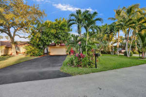 1110  New Parkview Place, Haverhill, FL 33417 Sold 02/03/23