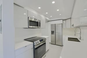 7738  Lakeside Boulevard   376, Boca Raton, FL 33434 Sold 04/06/23