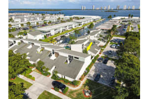118  Castlewood 129 Drive   129, North Palm Beach, FL 33408 Sold 01/31/23