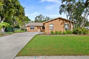 901 Oak Cir, Jupiter, FL 33458, Sold 04/03/23