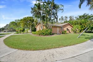 901 Oak Cir, Jupiter, FL 33458, Sold 04/03/23