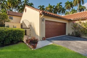 9  Via Lago, Boynton Beach, FL 33435 Sold 04/18/23