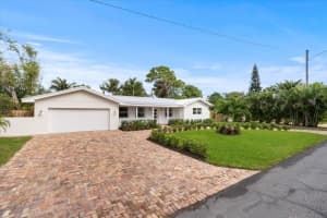 911 SW 27th Terrace, Boynton Beach, FL 33435 Sold 02/21/23