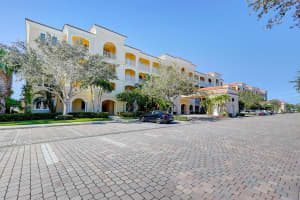 32  Harbour Isle Drive  W 101, Fort Pierce, FL 34949 Sold 03/31/23