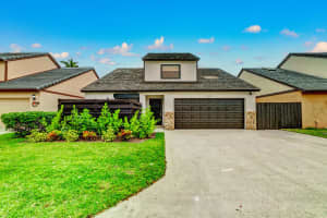 119  Beaumont Lane, Palm Beach Gardens, FL 33410 Sold 05/19/23