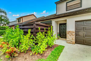 119  Beaumont Lane, Palm Beach Gardens, FL 33410 Sold 05/19/23