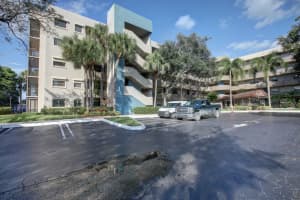 900 Colony Point Cir, Pembroke Pines, FL 33026, Sold 02/07/23