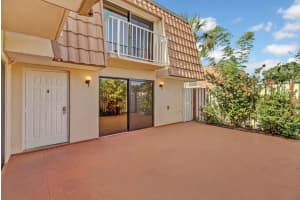 594  Green Springs Place West Palm Beach, FL 33409 Sold 02/27/23
