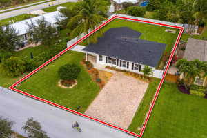 8625 Se Longview Drive Hobe Sound, FL 33455 Sold 05/16/23