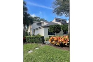 216  Oak Harbour Drive   216 Juno Beach, FL 33408 Sold 05/25/23