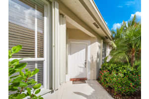 6861 Se Warwick Lane Stuart, FL 34997 Sold 02/03/23