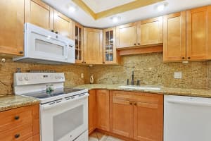 336 Golfview Road 711 North Palm Beach, FL 33408 Sold 02/13/23
