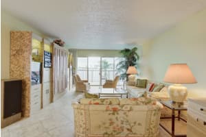 3040 Lake Shore Drive 402 Riviera Beach, FL 33404 Sold 05/04/23
