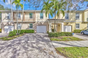 316 Salinas Drive W Palm Beach Gardens, FL 33410 Sold 05/03/23