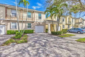 316 Salinas Drive W Palm Beach Gardens, FL 33410 Sold 05/03/23