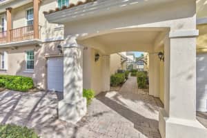 316 Salinas Drive W Palm Beach Gardens, FL 33410 Sold 05/03/23