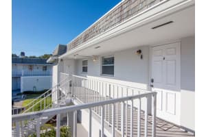 1166 6th Avenue B4 Vero Beach, FL 32960 Sold 04/28/23