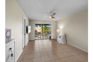 1166 6th Avenue B4 Vero Beach, FL 32960 Sold 04/28/23