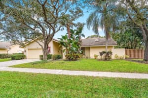 110 Bayberry Circle Jupiter, FL 33458 Sold 03/03/23
