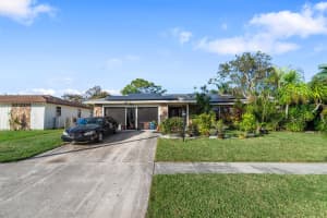 2604 Doral Way Riviera Beach, FL 33407 Sold 04/26/23