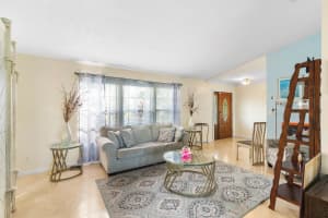 2604 Doral Way Riviera Beach, FL 33407 Sold 04/26/23