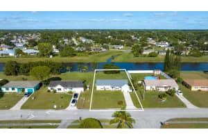 397 Sw Belmont Circle Port Saint Lucie, FL 34953 Sold 04/07/23