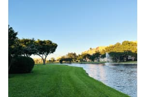 32  Abbey Lane   208, Delray Beach, FL 33446 Sold 07/28/23