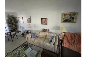 800  Nantucket Circle, Lake Worth Beach, FL 33467 Sold 11/15/23