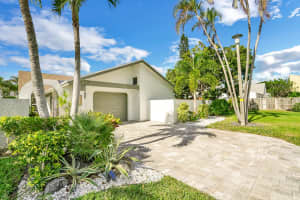 900 Nw 21st Way Delray Beach, FL 33445 Sold 02/13/23