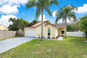 121 Applewood Drive Green Acres, FL 33463 Sold 03/07/23