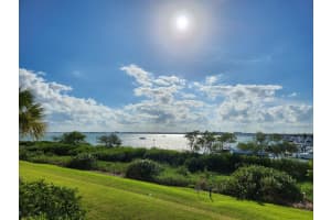 33 Harbour Isle Drive W 201 Hutchinson Island, FL 34949 Sold 02/28/23