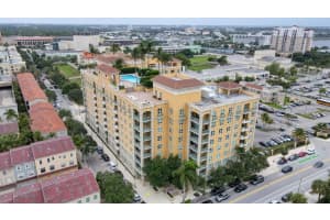 403 S Sapodilla Avenue   611 West Palm Beach, FL 33401 Sold 03/30/23