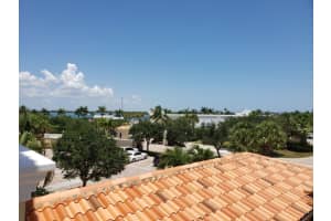10 Harbour Isle Drive E 303 Hutchinson Island, FL 34949 Sold 05/16/23