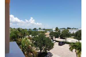 10 Harbour Isle Drive E 303 Hutchinson Island, FL 34949 Sold 05/16/23
