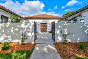 4104 SE Fairway E, Stuart, FL 34997, Sold 04/28/23