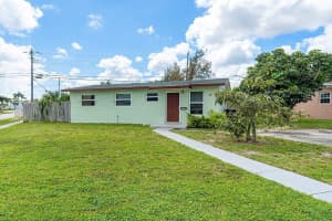 1400 7th Street West Palm Beach, FL 33401 Sold 04/21/23