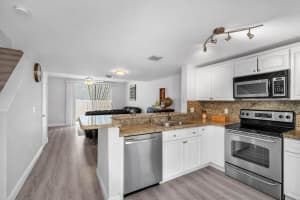 1014 E Jeffery Street Boca Raton, FL 33487 Sold 04/21/23