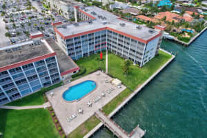 105  Paradise Harbour Boulevard   203 North Palm Beach, FL 33408 Sold 02/13/23