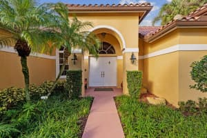 2663 Hampton Circle S Delray Beach, FL 33445 Sold 02/17/23