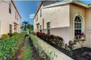 10734 Pelican Drive Wellington, FL 33414 Sold 02/13/23
